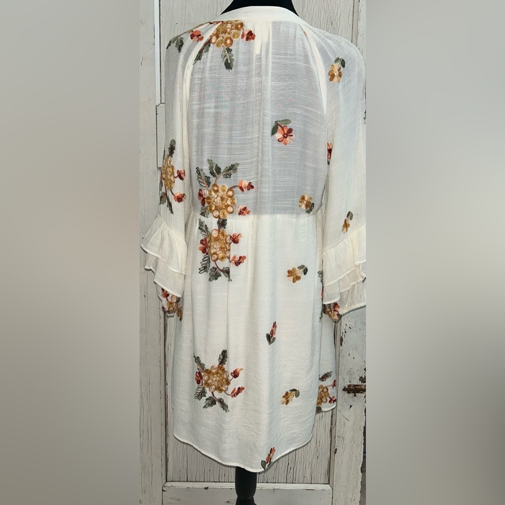 🌷🌷Anthropologie White Embroidered Floral Dress🌷🌷 - Picture 7 of 9